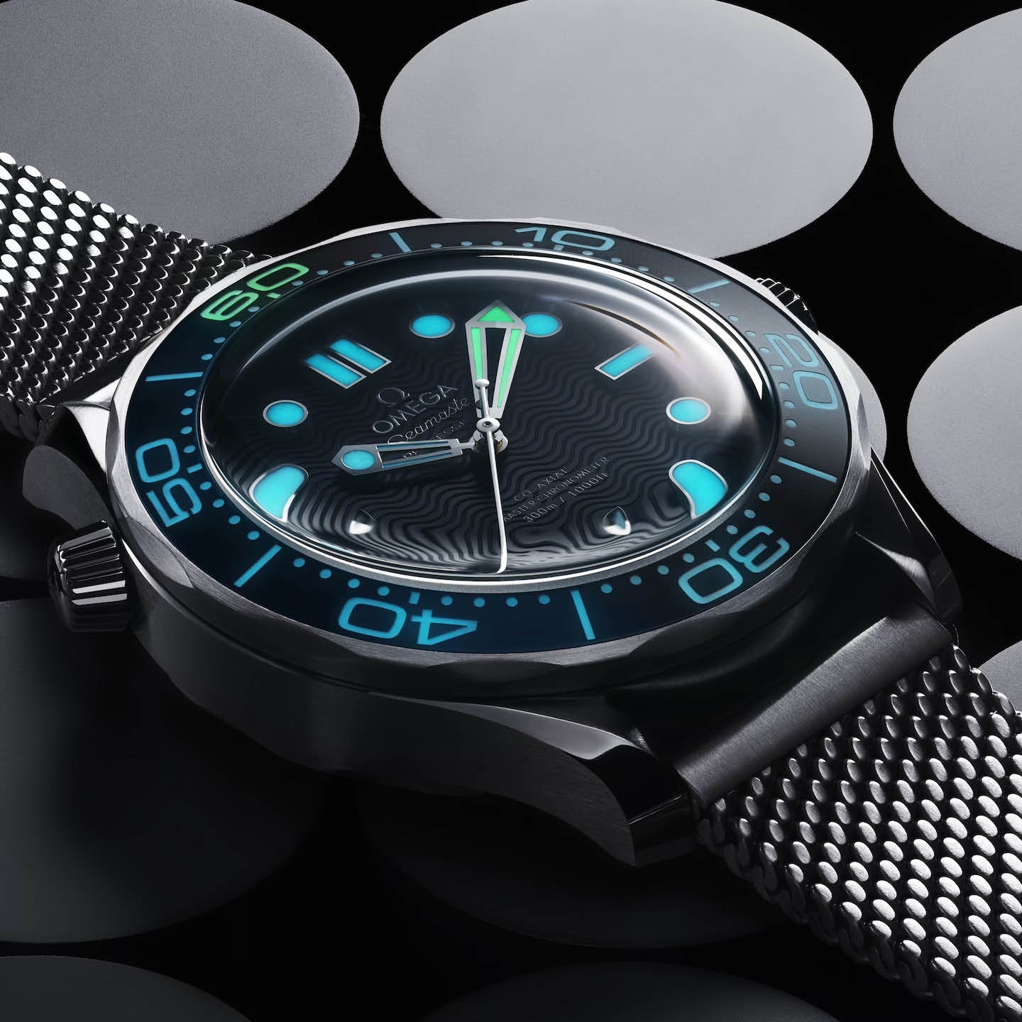 Omega Seamaster Diver 300M James Bond 210.30.42.20.03.002