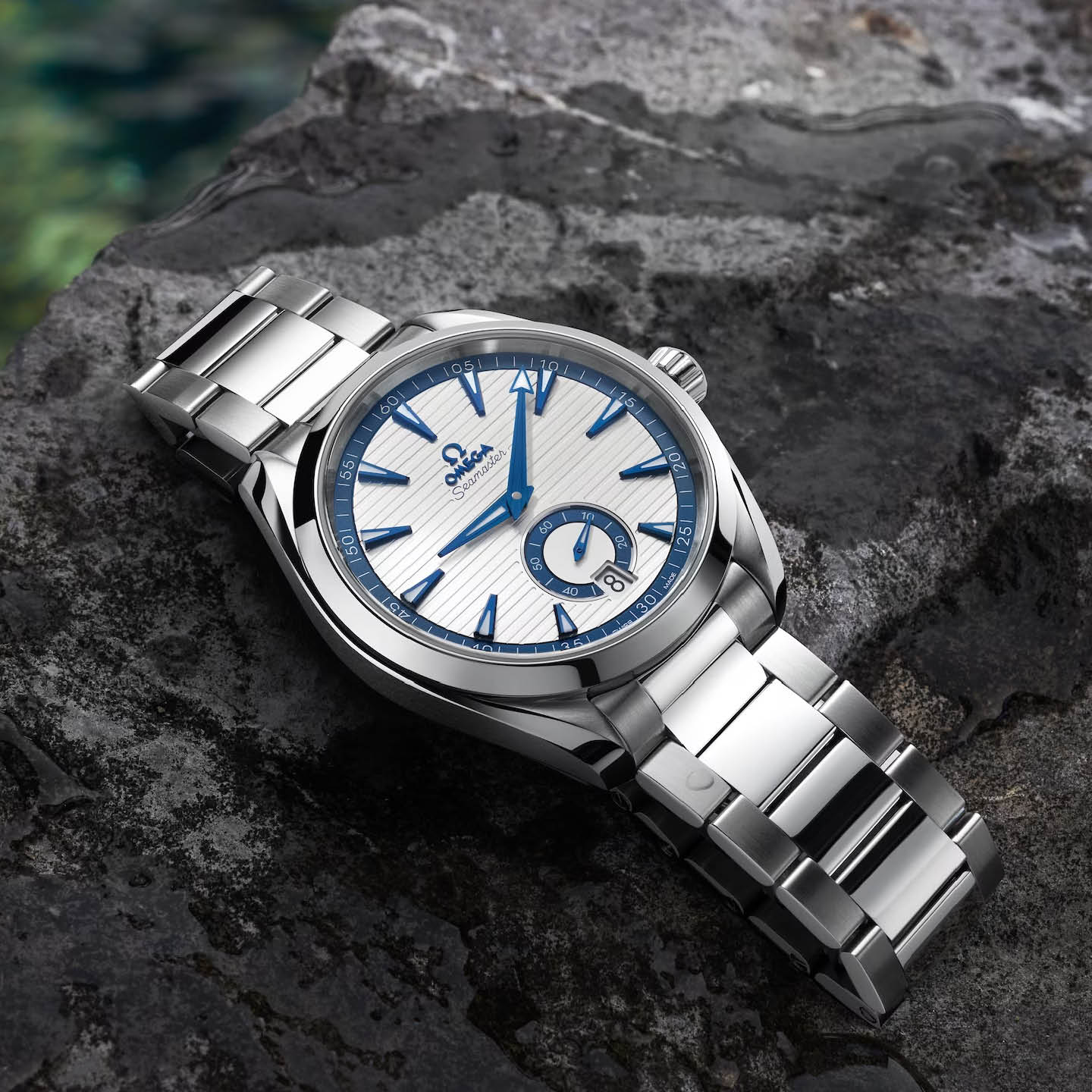 Omega Aqua Terra 150M Small Seconds 220.10.41.21.02.004