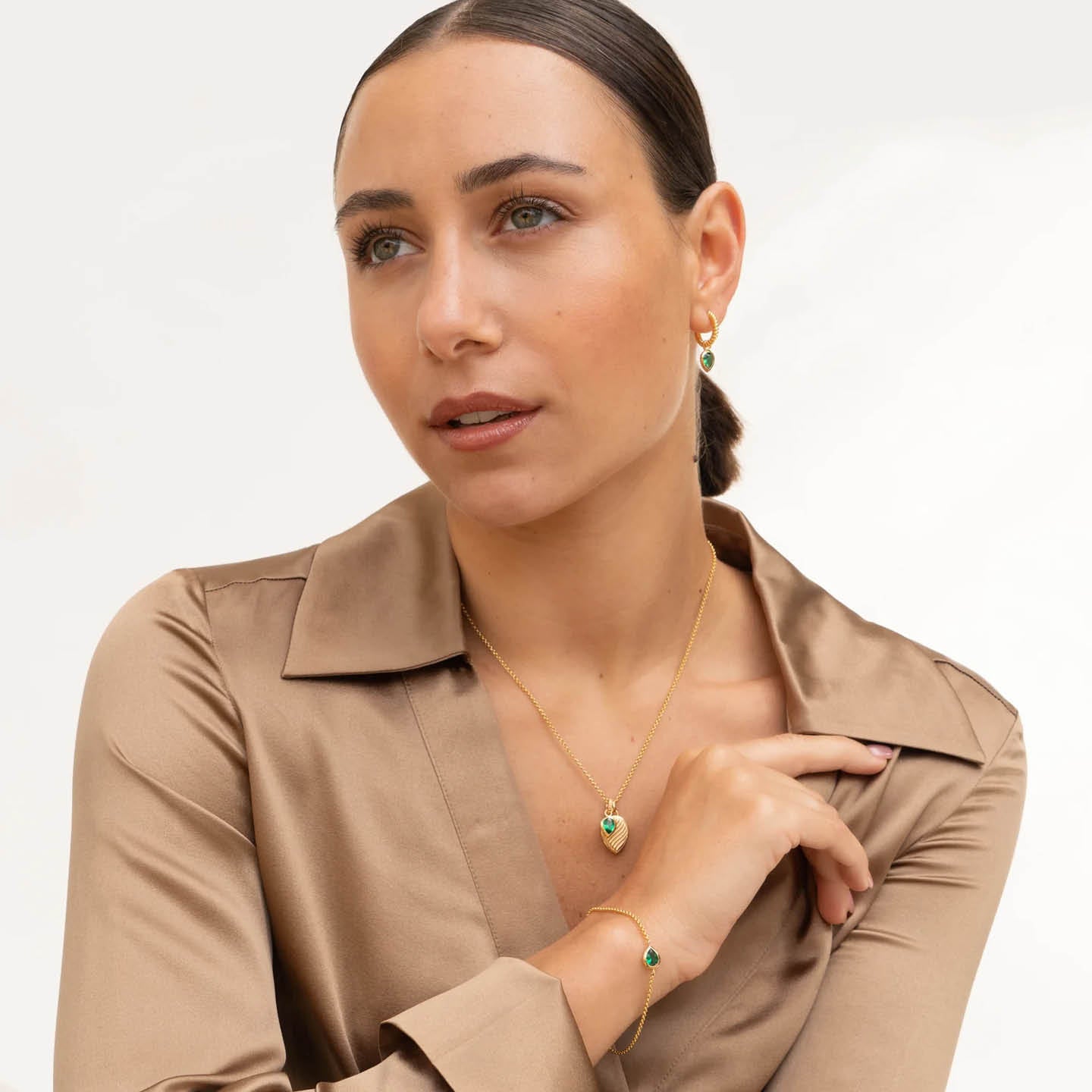 Dower & Hall Green Garnet Twist Pear Necklace HHP81-V-GG-18