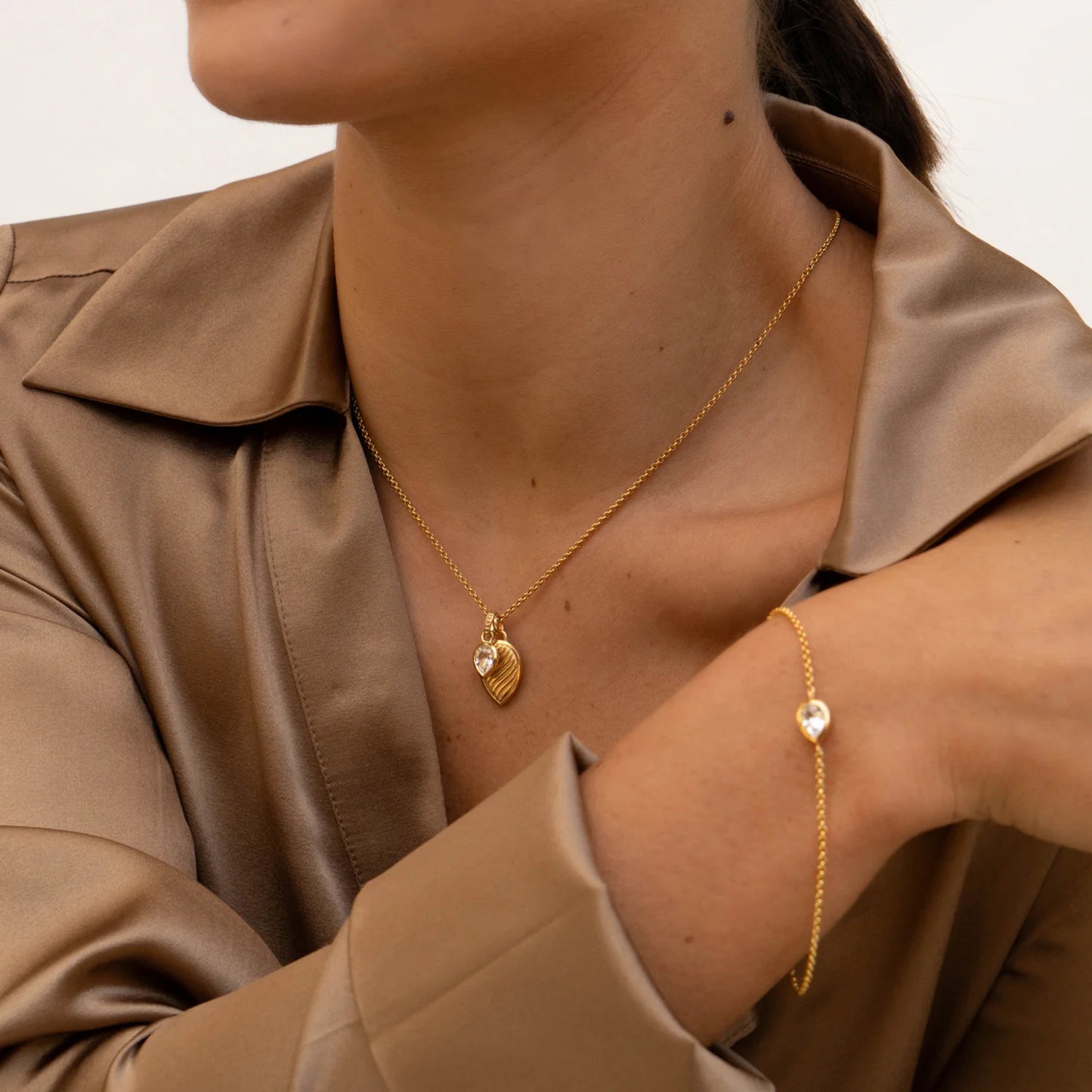Dower & Hall Twist Peardrop Necklace HHP81-V-WT-18