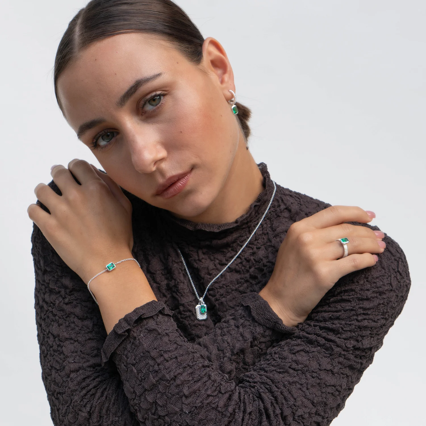 DOWER & HALL Green Garnet Octagon Humbug Necklace HHP91-S-GG