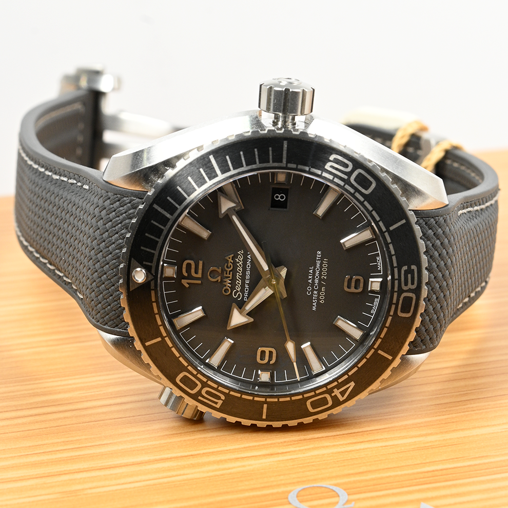 Pre-Owned Omega Planet Ocean 600m 43.5mm 215.32.44.21.01.002