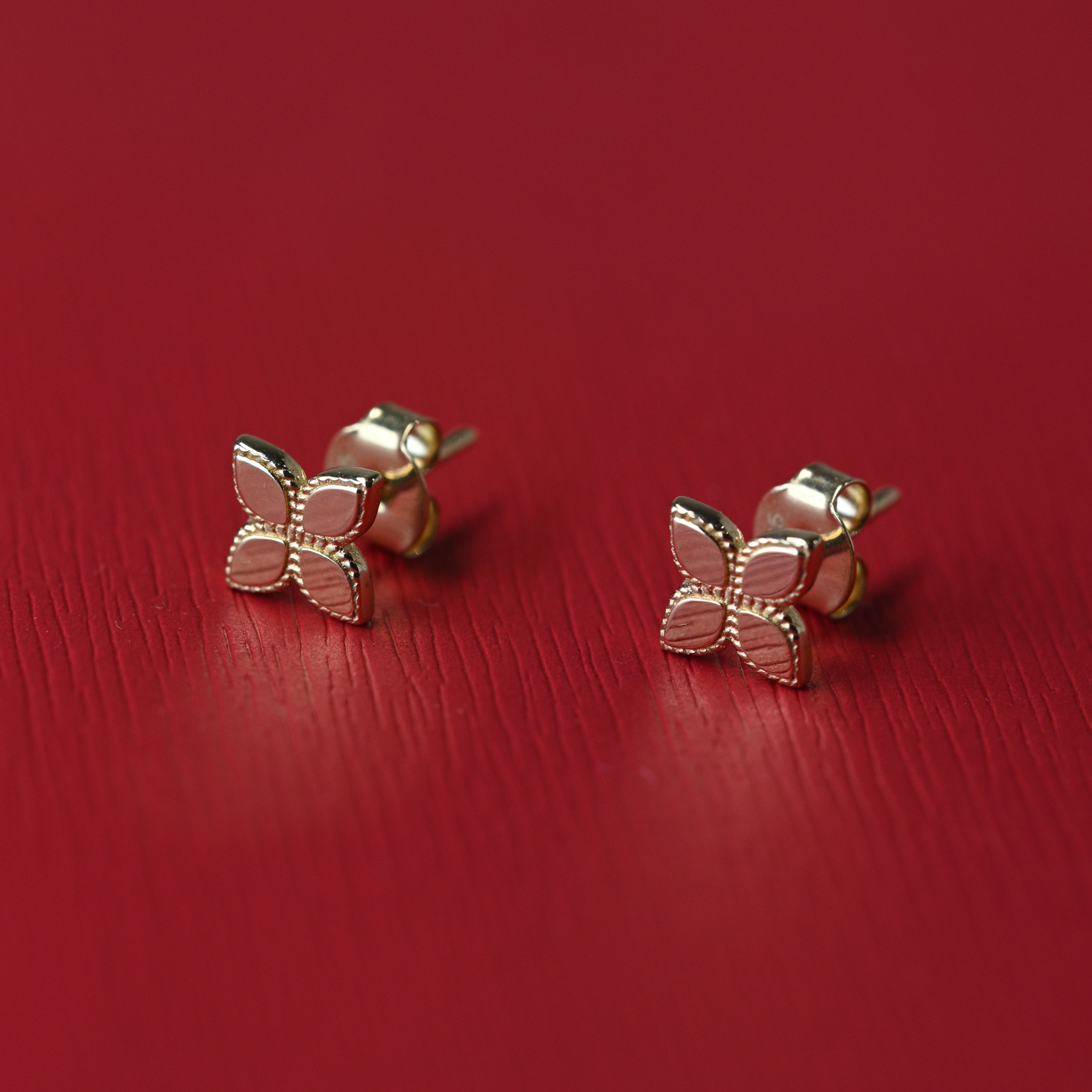 Beards Petal Micro Studs Yellow Gold EA258