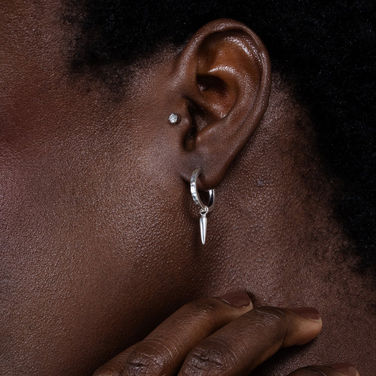 DOWER & HALL Hammered Raindrop Hoops SCDE2-S
