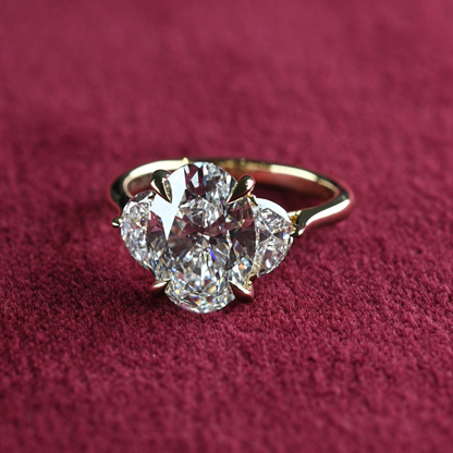 Beards 18kt Yellow Gold Lab-Grown Pear & Hal Moon Trilogy Ri