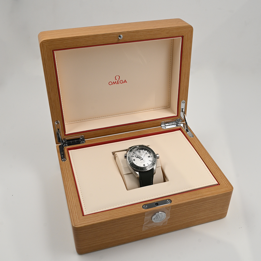 Pre-Owned Omega Planet Ocean 600m 43.5mm 215.32.44.21.06.001