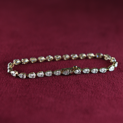 Beards 18k Yellow Gold Lab Grown Diamond Pear Cut Tennis Bra